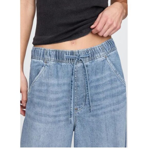 NWT Mid Rise UltraSoft Easy Horseshoe Jeans - Colormedium wash - Picture 4 of 6